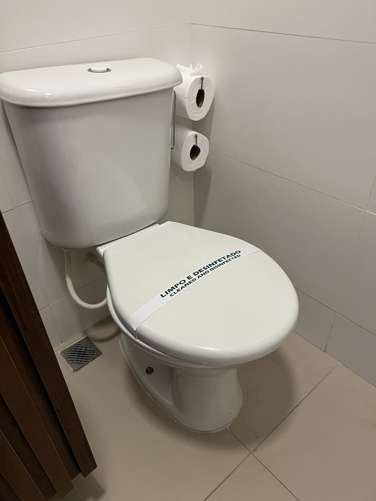 Limpeza profissional em ambiente corporativo